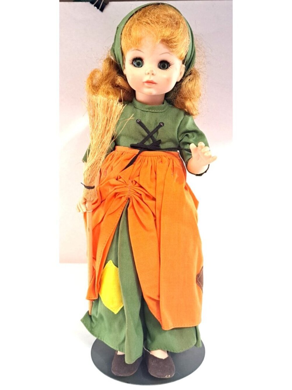 Madame Alexander "Poor Cinderella" Vintage 13" w/Broom & Stand No Paper Tag